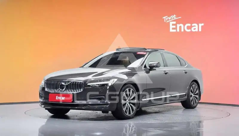 2022 Volvo S90