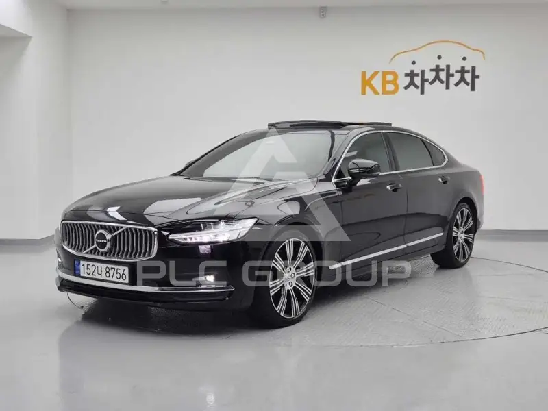 2022 Volvo S90
