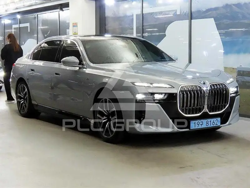 2023 BMW I7 M