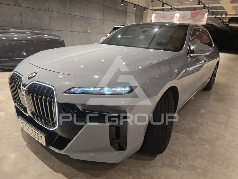 2023 BMW 740M
