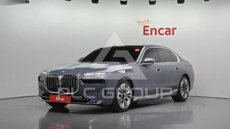 2023 BMW 740
