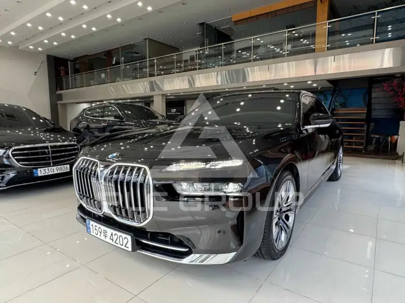 2023 BMW 740