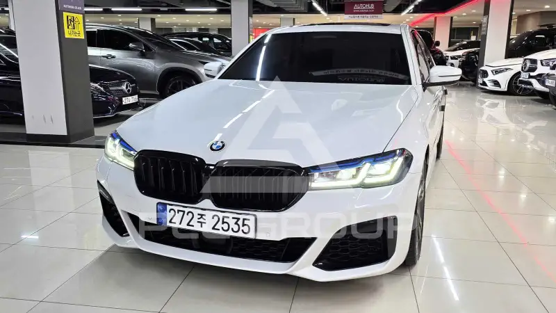 2023 BMW 550M