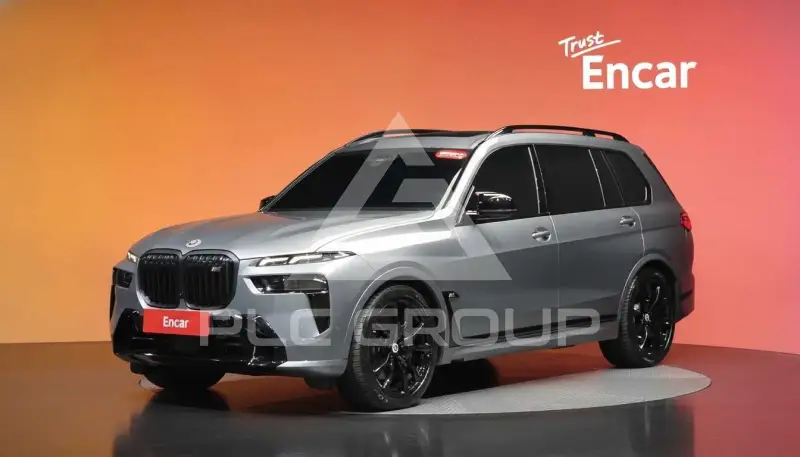 2023 BMW X7M