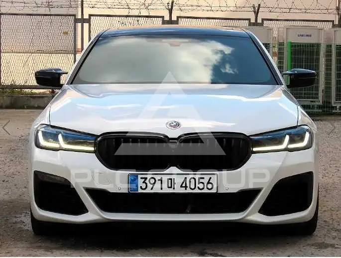 2023 BMW 550M