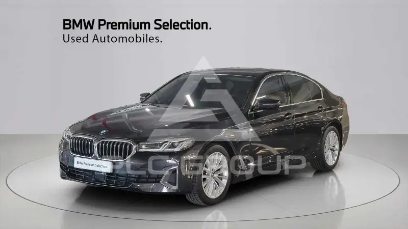 2023 BMW 520