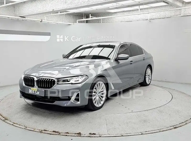 2023 BMW 530