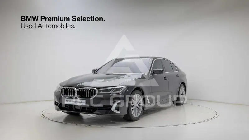 2023 BMW 520