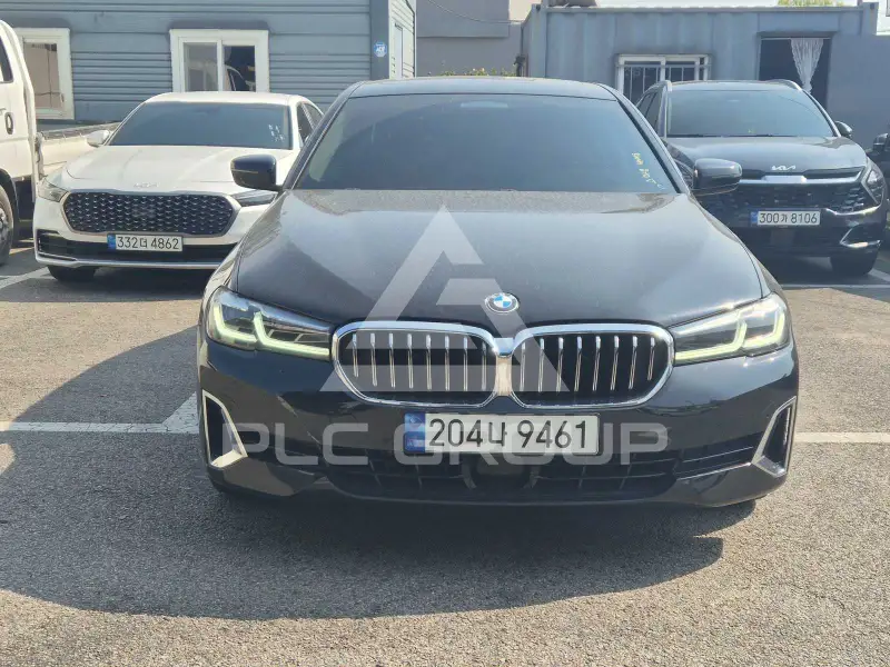 2023 BMW 520