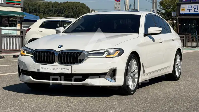 2023 BMW 520