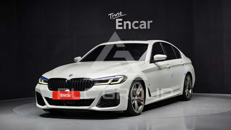 2023 BMW 550M