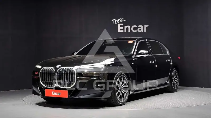 2023 BMW 740M