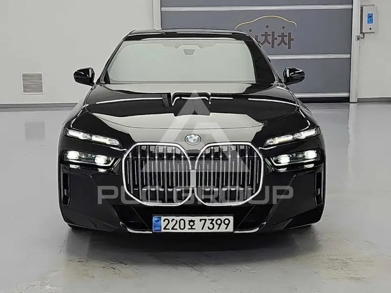 2023 BMW 740M