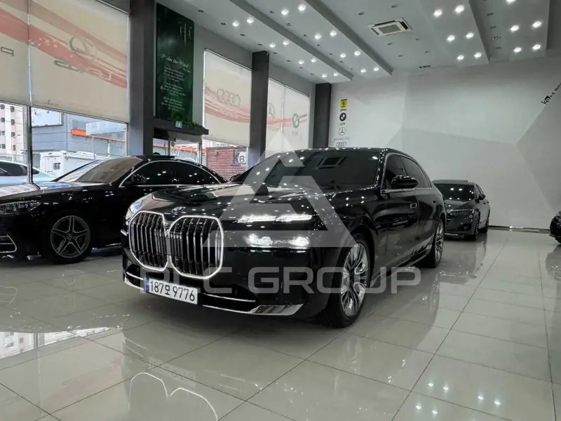 2023 BMW 740