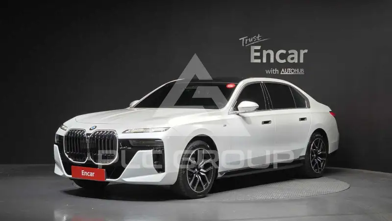 2023 BMW 740M