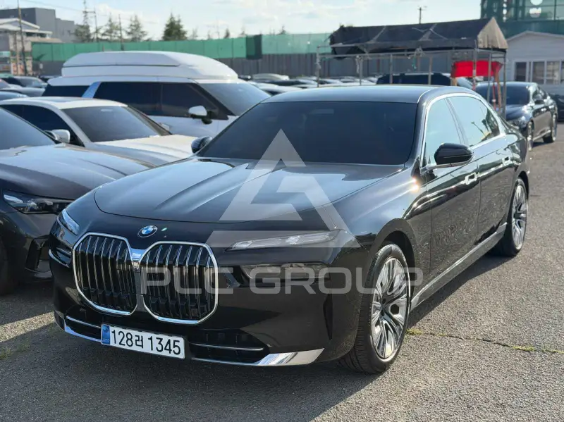 2023 BMW 740