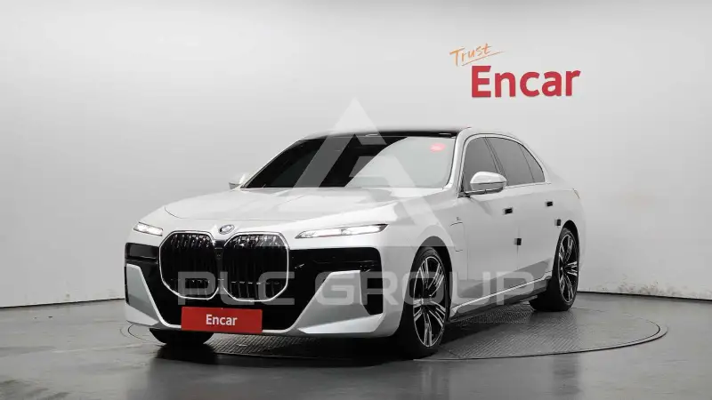 2023 BMW 750M