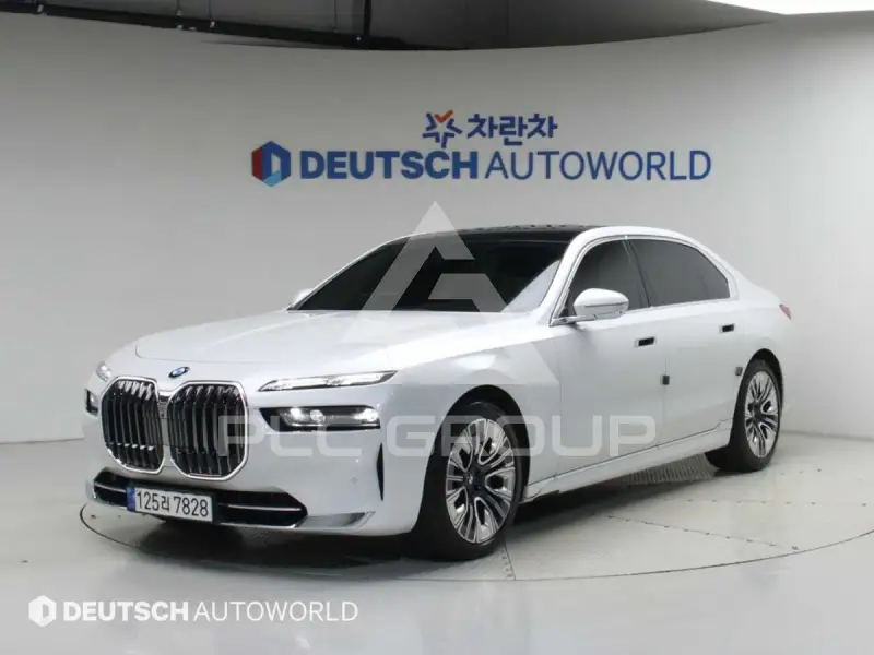 2023 BMW 740