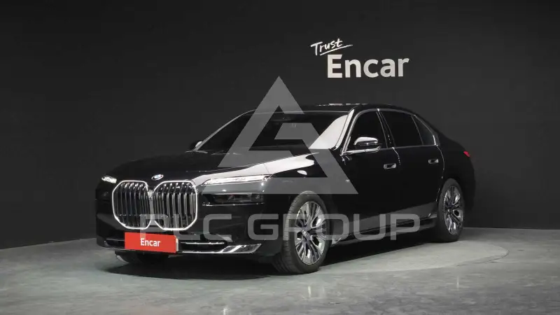 2023 BMW 740