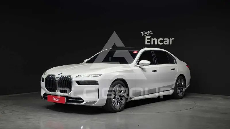 2023 BMW 740