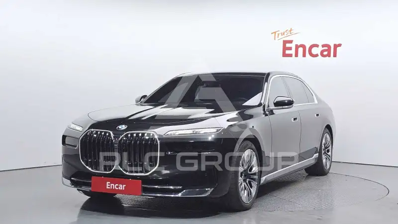 2023 BMW 740