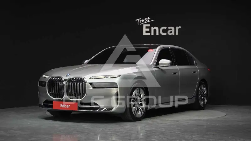 2023 BMW 740