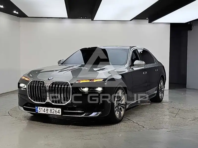 2023 BMW 740