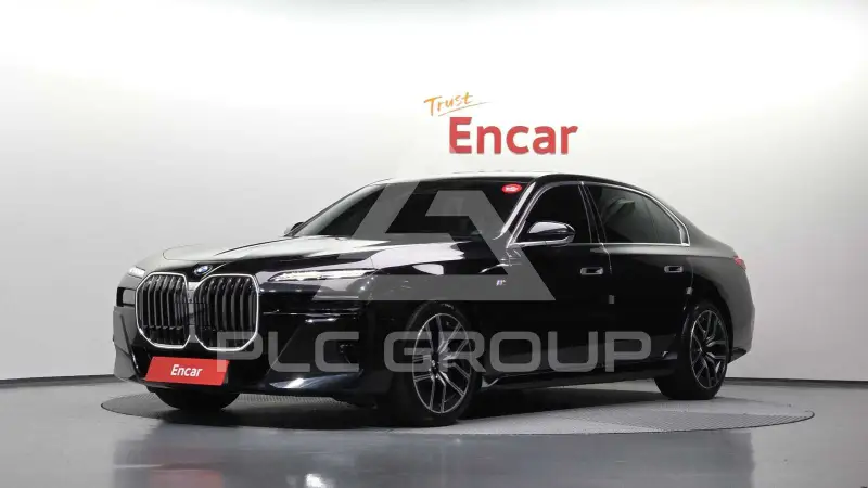 2023 BMW 740M