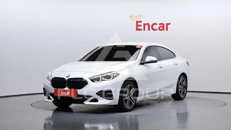 2023 BMW 220