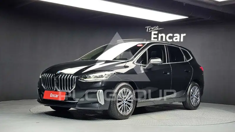 2023 BMW 220