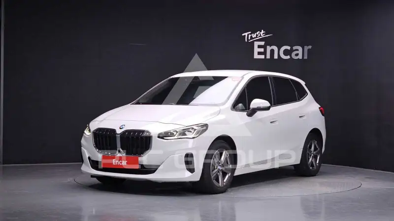 2023 BMW 218