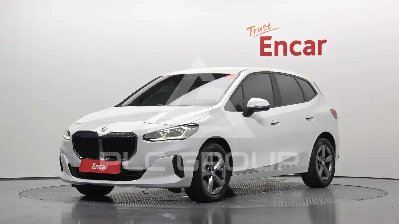 2023 BMW 220