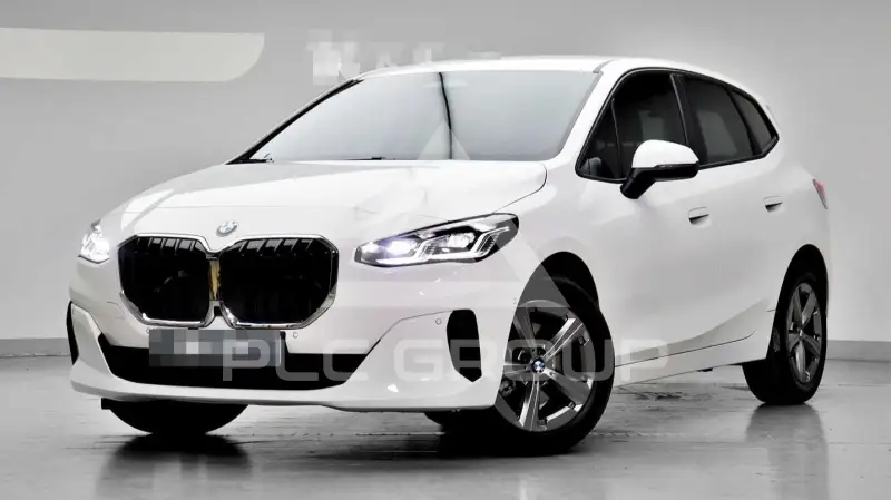 2023 BMW 220