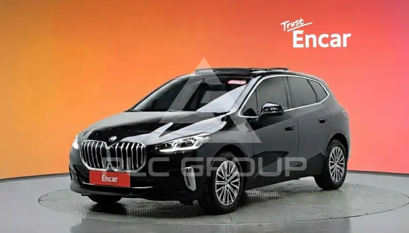 2023 BMW 220