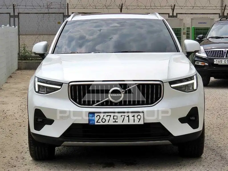 2023 Volvo XC40