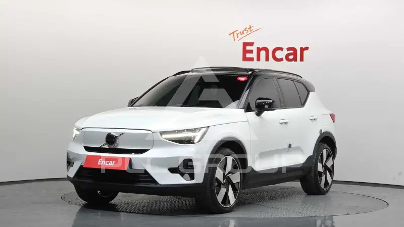 2023 Volvo XC40