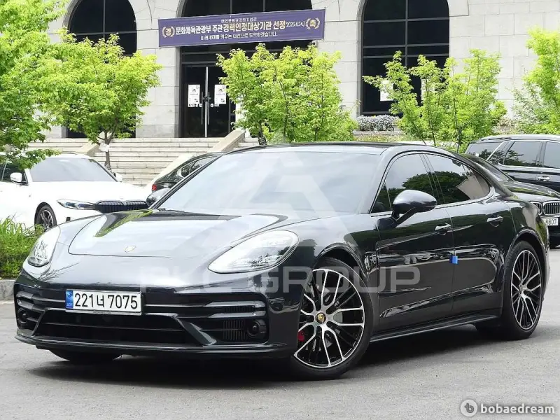 2023 Porsche Panamera