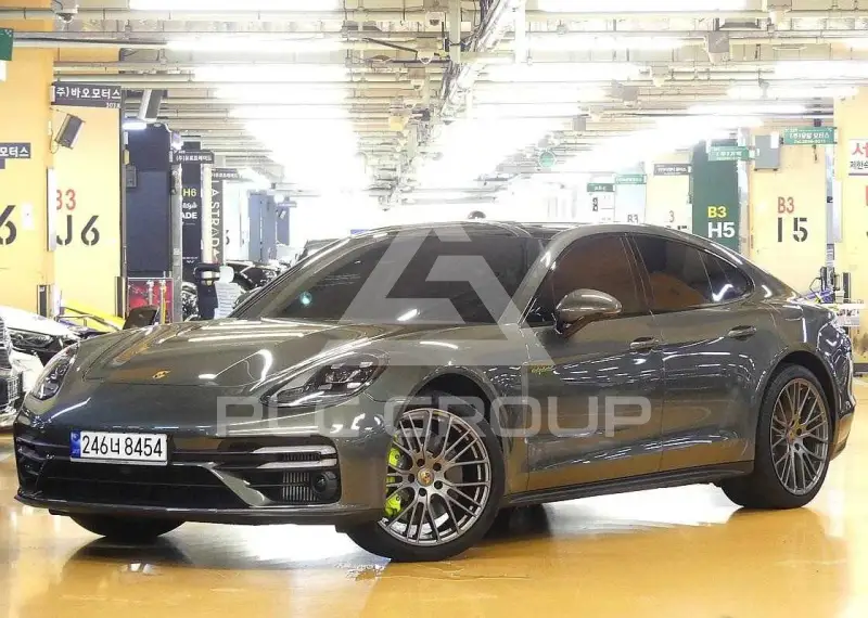 2023 Porsche Panamera