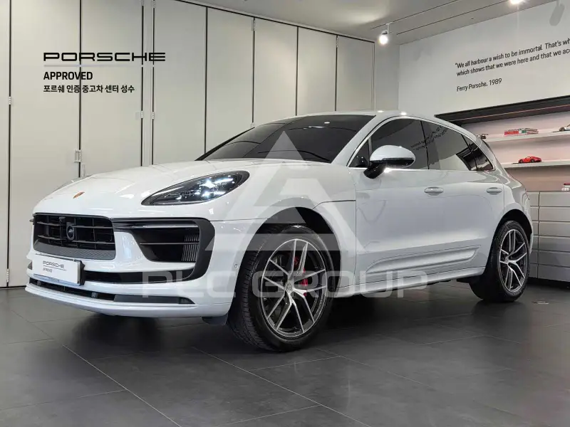 2023 Porsche MACAN