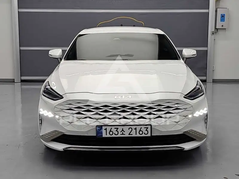 2023 KIA K8