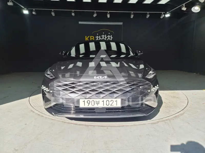 2023 KIA K8