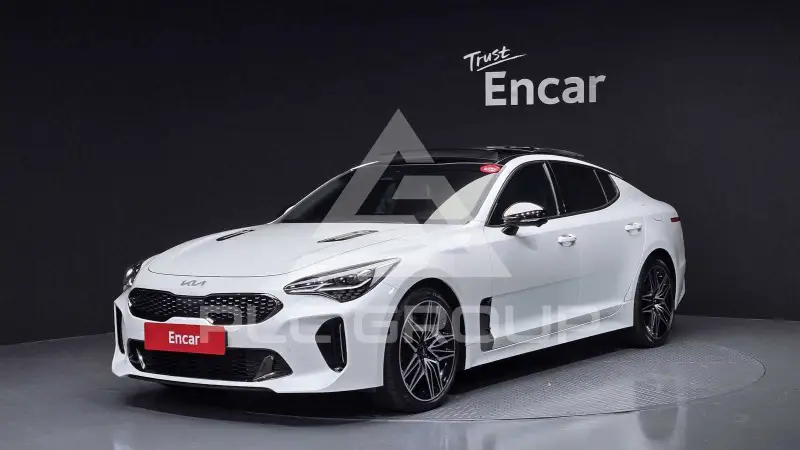 2023 KIA Stinger