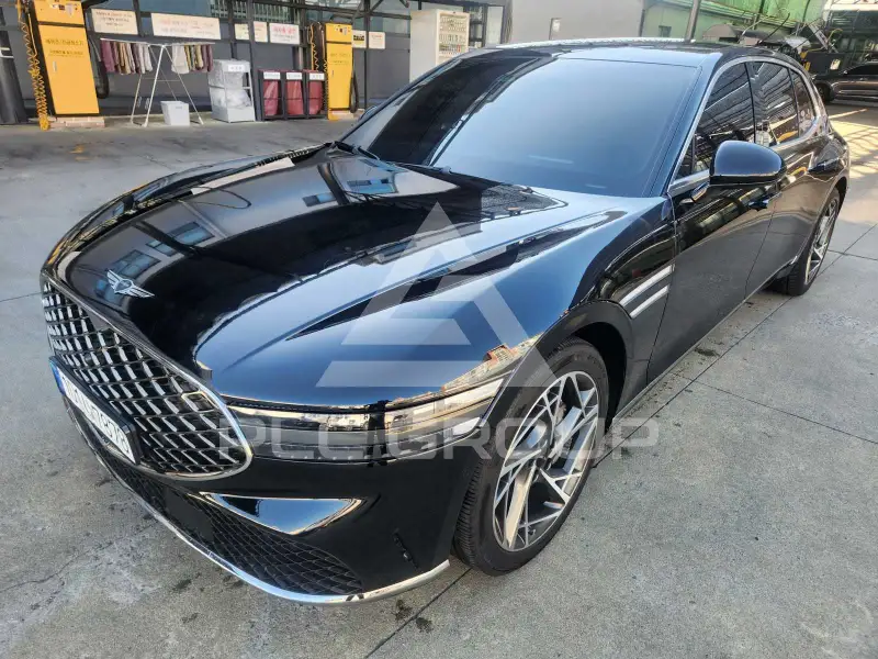 2023 Genesis G90