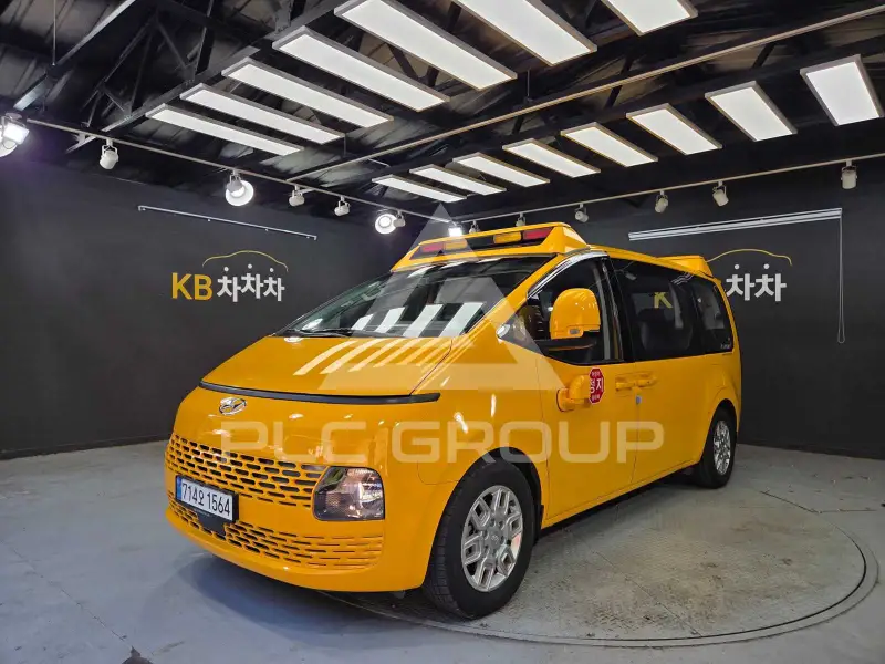 2023 Hyundai Staria
