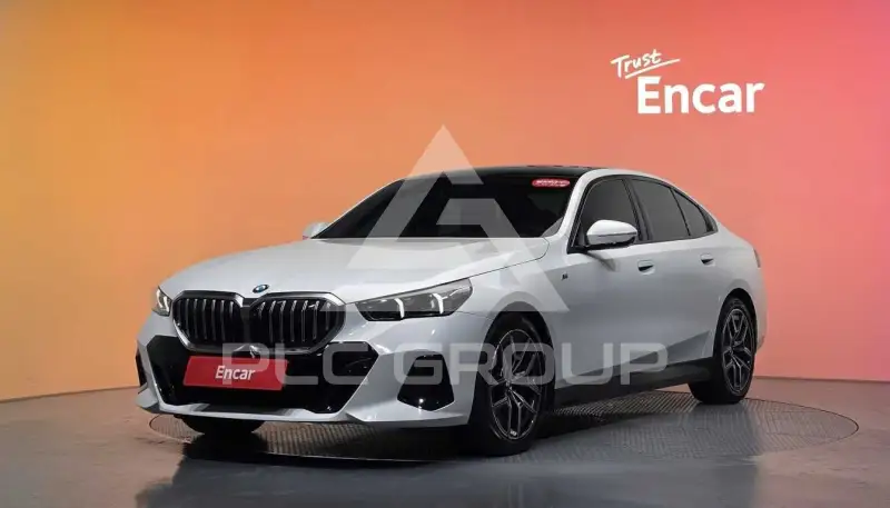 2024 BMW 523M