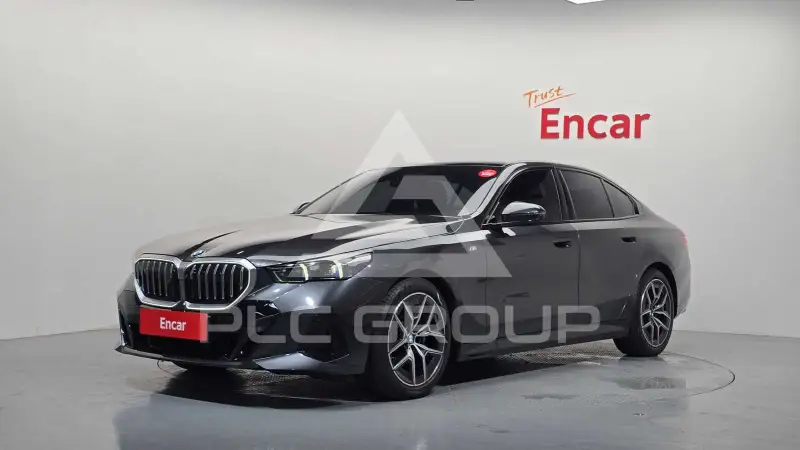 2024 BMW 523M