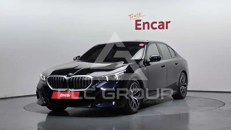 2024 BMW 523M