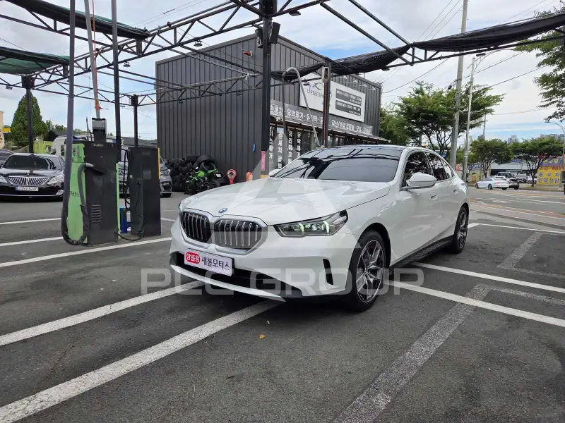 2024 BMW 520