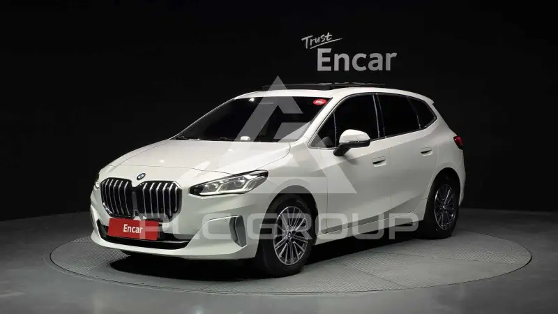 2024 BMW 220