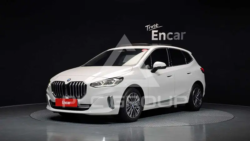 2024 BMW 220